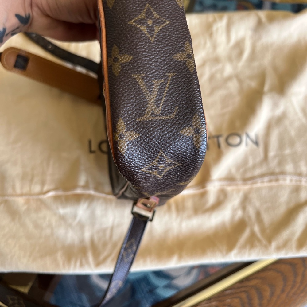 Louis Vuitton Monogram Brown Messenger Bag - Picture 7 of 11